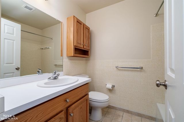 404 RIVIERA TERRACE Drive, St Clair Shores, MI 48080