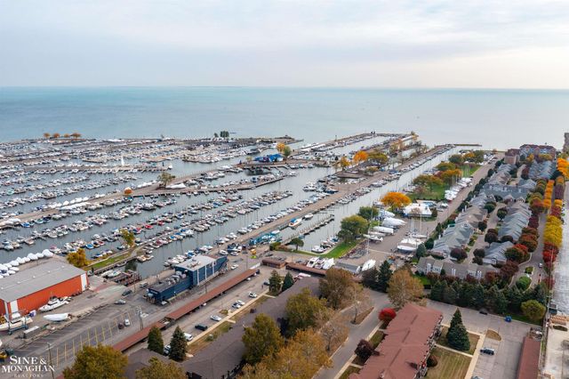 404 RIVIERA TERRACE Drive, St Clair Shores, MI 48080