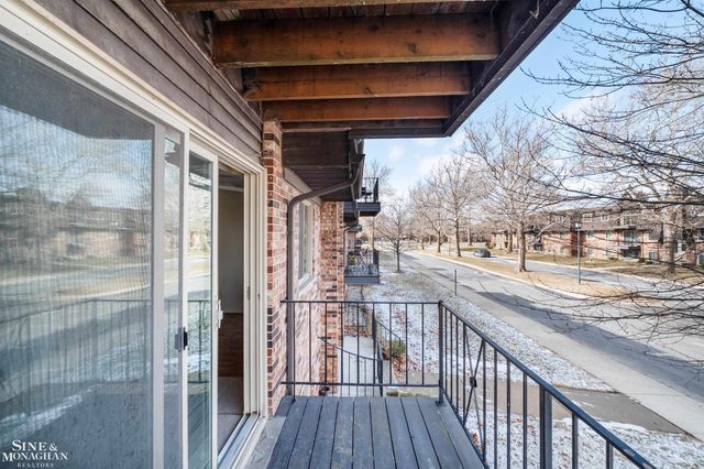 404 RIVIERA TERRACE Drive, St Clair Shores, MI 48080