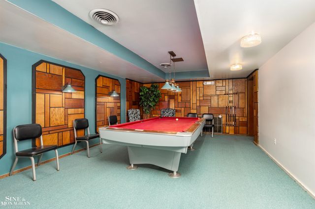 404 RIVIERA TERRACE Drive, St Clair Shores, MI 48080