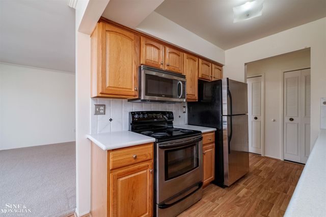 404 RIVIERA TERRACE Drive, St Clair Shores, MI 48080