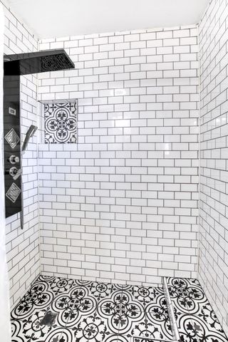 521 Val Oaks Court, Hurst, TX 76053