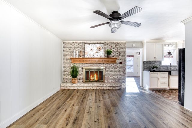 521 Val Oaks Court, Hurst, TX 76053