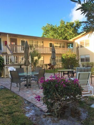 113 Canterbury E, West Palm Beach, FL 33417