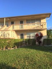 113 Canterbury E, West Palm Beach, FL 33417