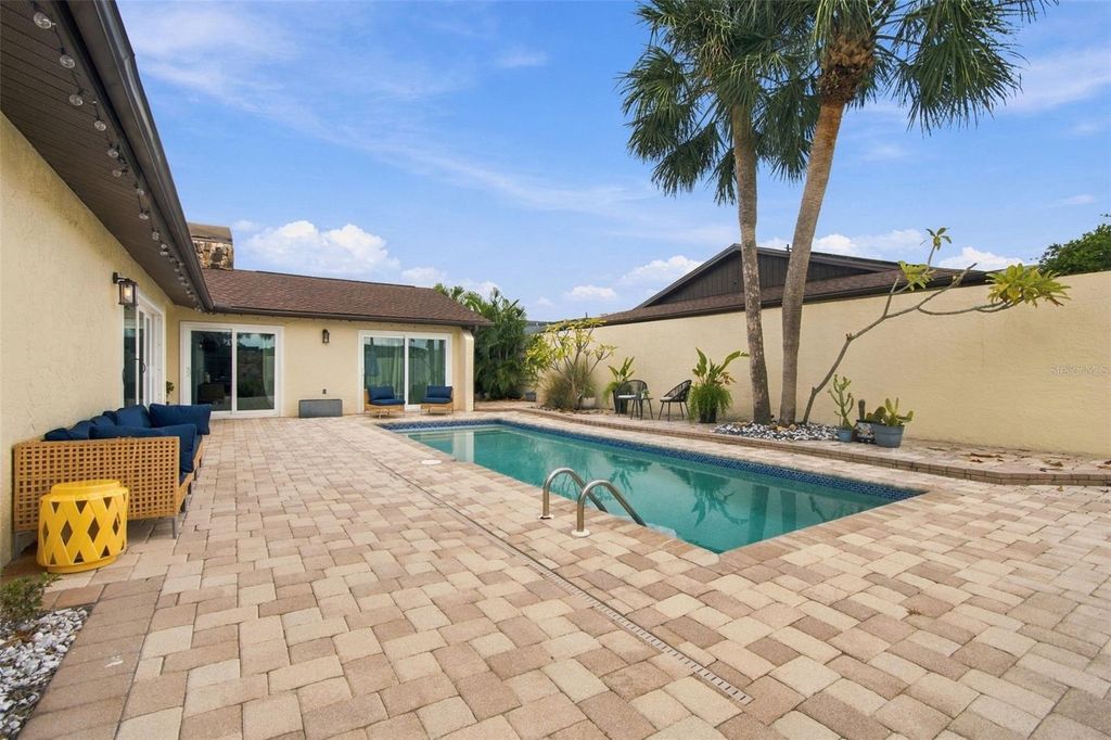Image 13 of property listing at 5041 PALOMA DRIVE, Tampa, FL 33624