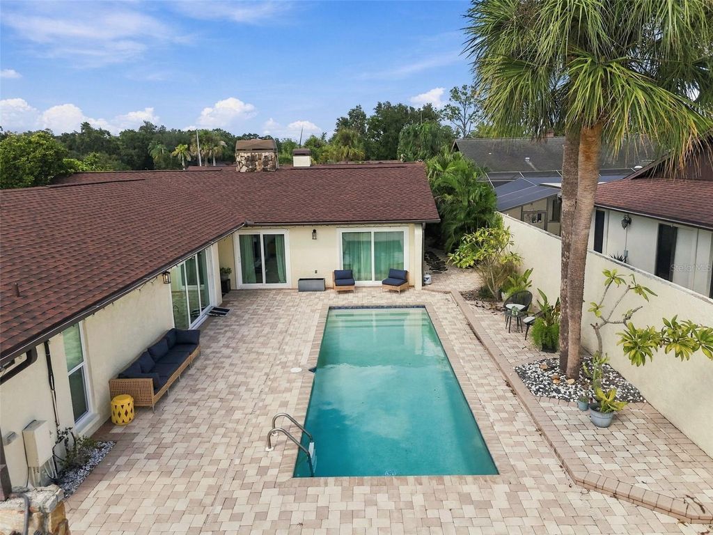 Image 14 of property listing at 5041 PALOMA DRIVE, Tampa, FL 33624