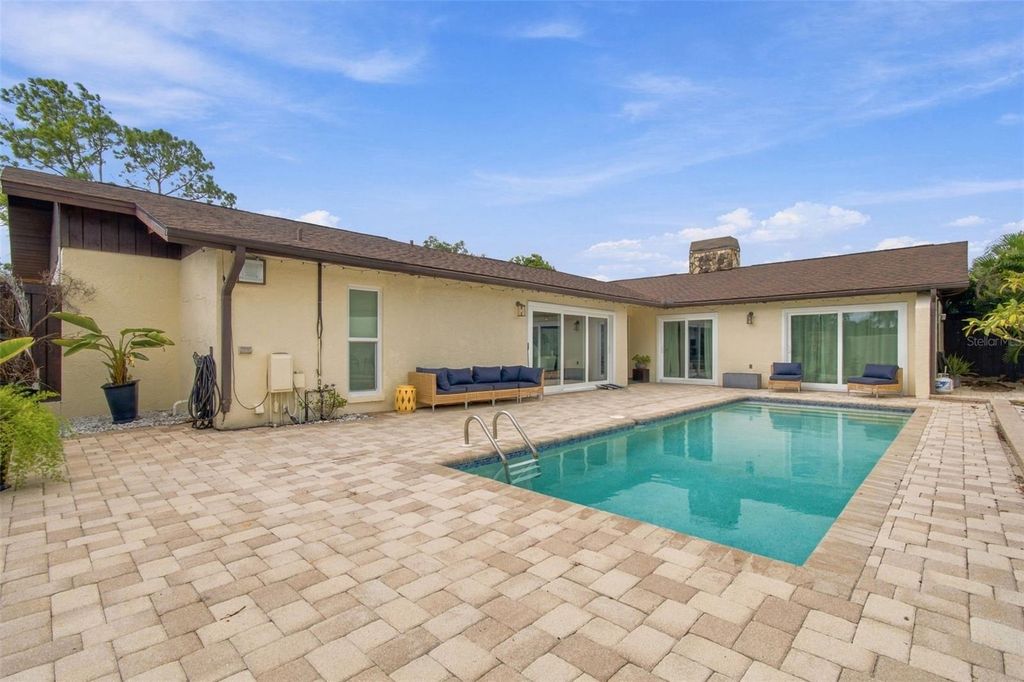 Image 15 of property listing at 5041 PALOMA DRIVE, Tampa, FL 33624