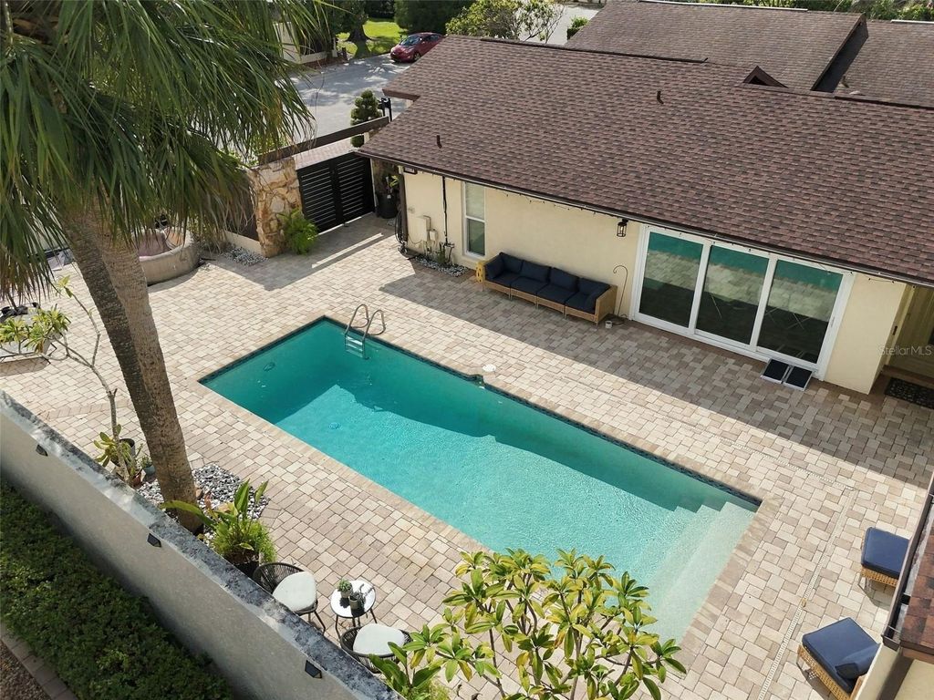 Image 16 of property listing at 5041 PALOMA DRIVE, Tampa, FL 33624