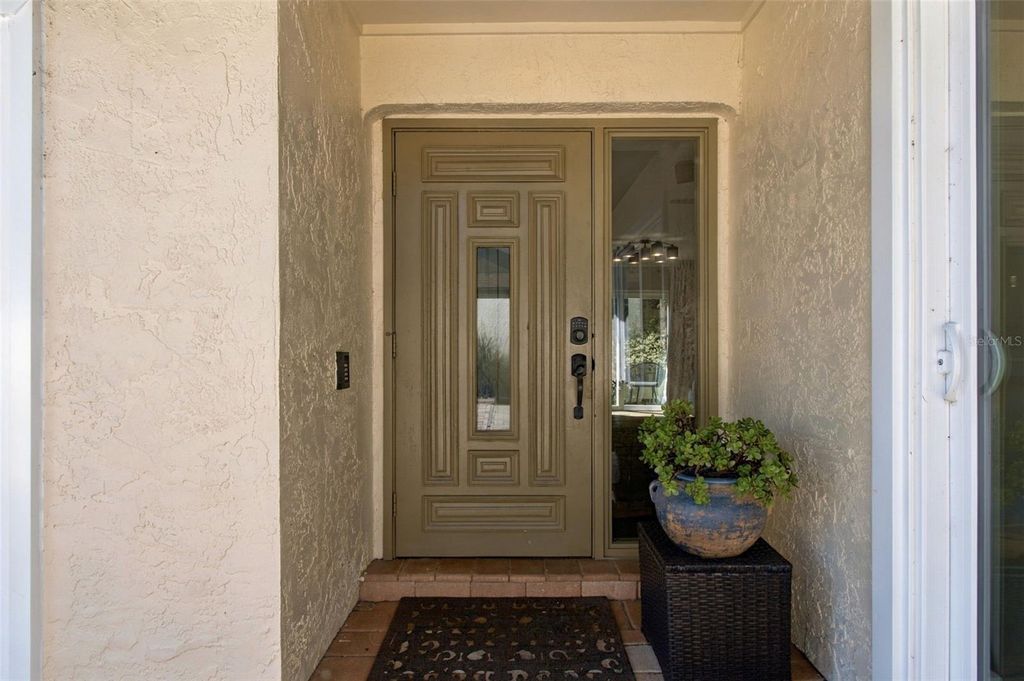 Image 17 of property listing at 5041 PALOMA DRIVE, Tampa, FL 33624