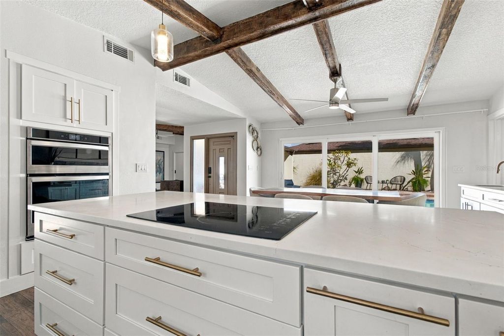 Image 45 of property listing at 5041 PALOMA DRIVE, Tampa, FL 33624