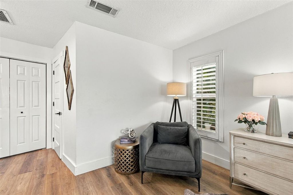 Image 58 of property listing at 5041 PALOMA DRIVE, Tampa, FL 33624