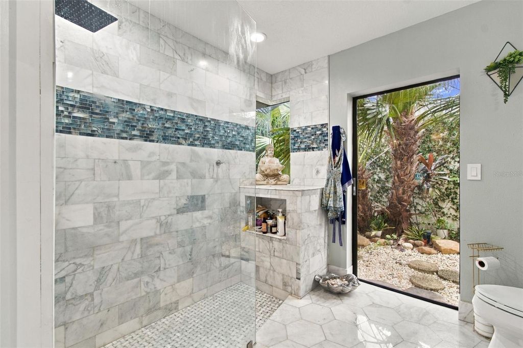 Image 60 of property listing at 5041 PALOMA DRIVE, Tampa, FL 33624