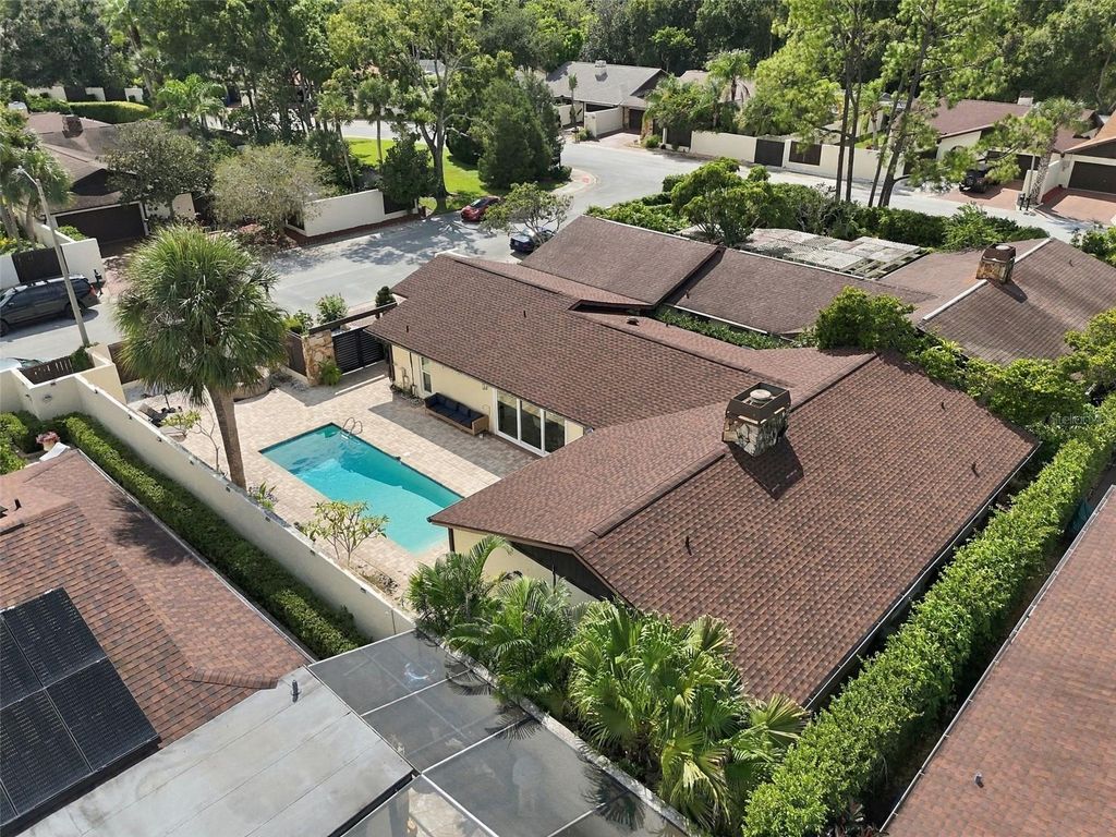 Image 81 of property listing at 5041 PALOMA DRIVE, Tampa, FL 33624