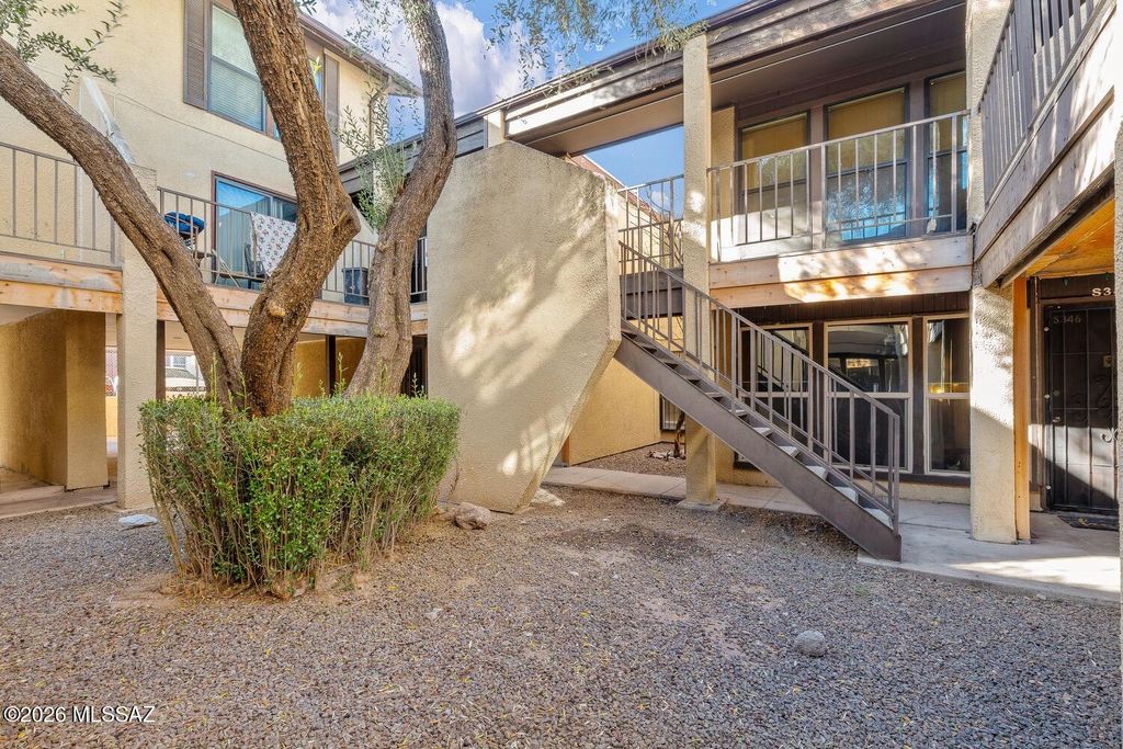 Image 17 of property listing at 1620 N Wilmot Rd Unit S435, Tucson, AZ 85712