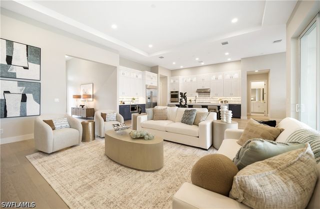 8766 Driftwood DR, Naples, FL 34114