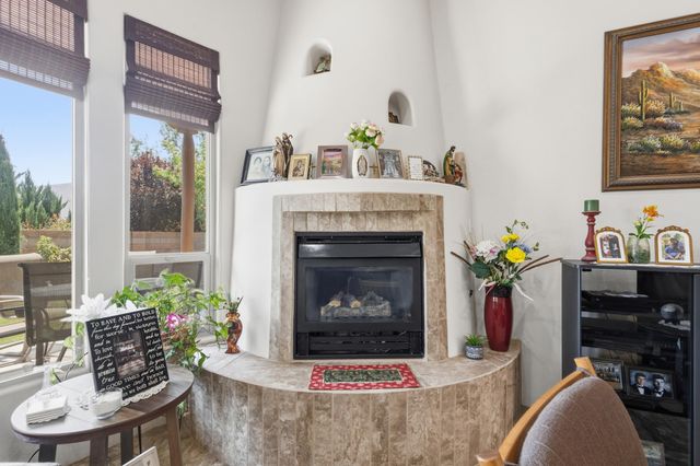 330 Calle Consuelo NE, Los Lunas, NM 87031