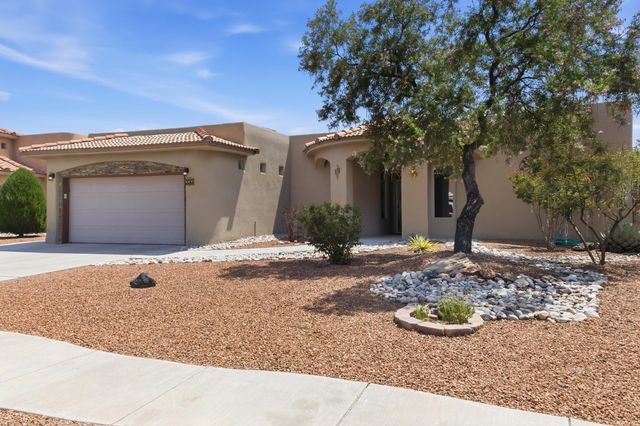 330 Calle Consuelo NE, Los Lunas, NM 87031