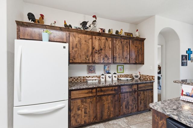 330 Calle Consuelo NE, Los Lunas, NM 87031