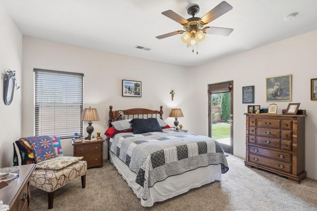 330 Calle Consuelo NE, Los Lunas, NM 87031