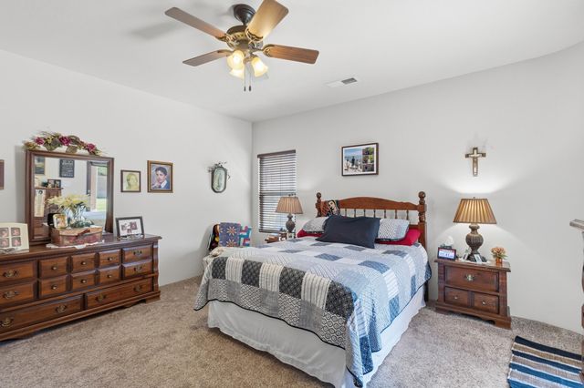 330 Calle Consuelo NE, Los Lunas, NM 87031