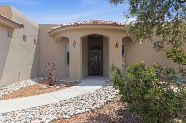 330 Calle Consuelo NE, Los Lunas, NM 87031