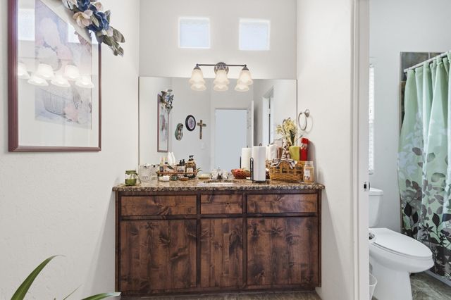 330 Calle Consuelo NE, Los Lunas, NM 87031