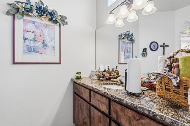 330 Calle Consuelo NE, Los Lunas, NM 87031