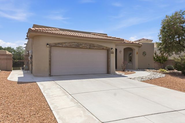 330 Calle Consuelo NE, Los Lunas, NM 87031