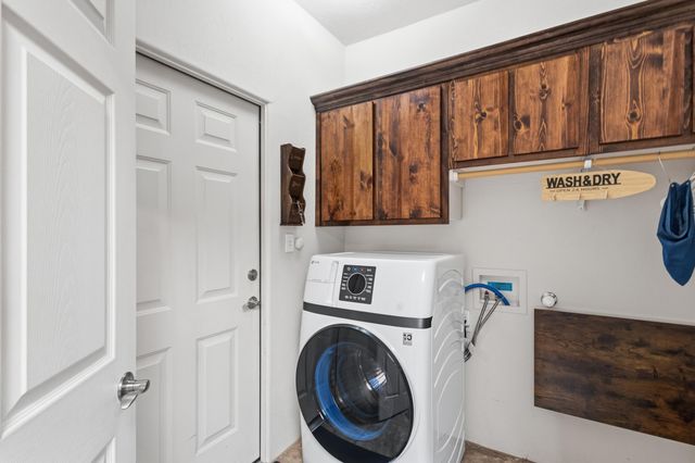 330 Calle Consuelo NE, Los Lunas, NM 87031