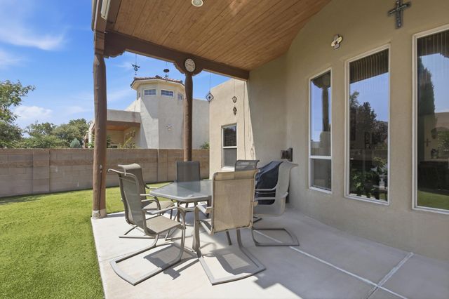 330 Calle Consuelo NE, Los Lunas, NM 87031