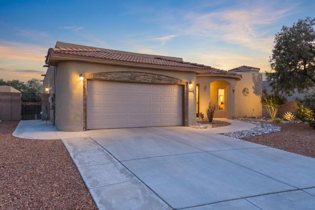 330 Calle Consuelo NE, Los Lunas, NM 87031