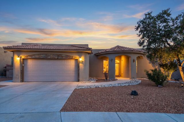330 Calle Consuelo NE, Los Lunas, NM 87031