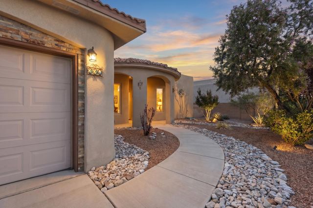 330 Calle Consuelo NE, Los Lunas, NM 87031
