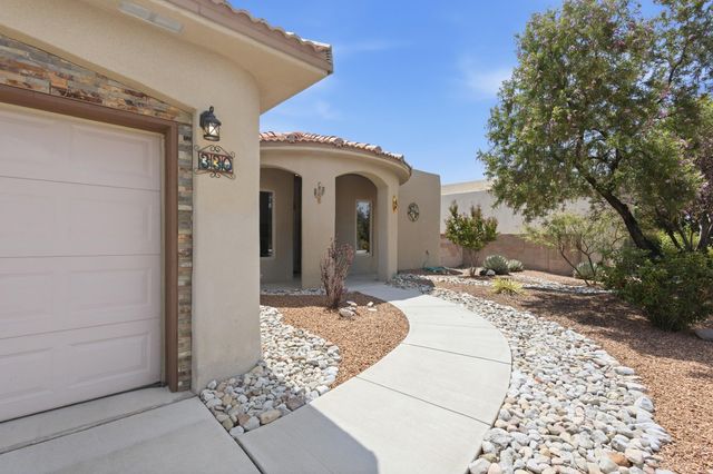 330 Calle Consuelo NE, Los Lunas, NM 87031