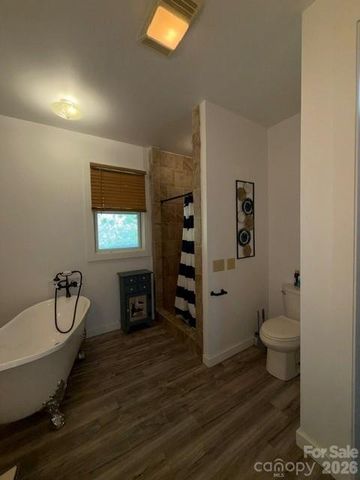 140 Falls Crossing Road, Burnsville, NC 28714