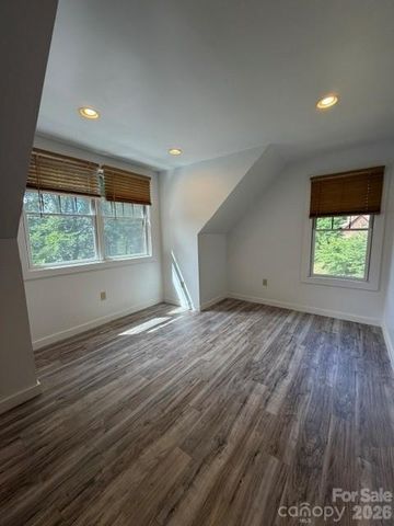 140 Falls Crossing Road, Burnsville, NC 28714