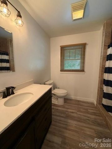 140 Falls Crossing Road, Burnsville, NC 28714