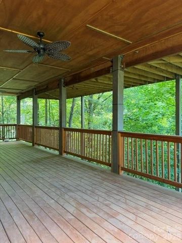 140 Falls Crossing Road, Burnsville, NC 28714
