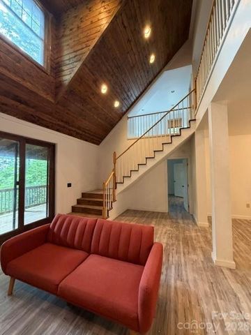 140 Falls Crossing Road, Burnsville, NC 28714