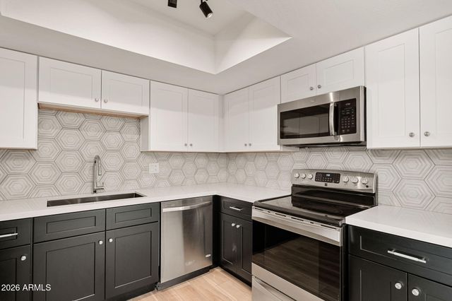 2808 N 61ST Street, Scottsdale, AZ 85257