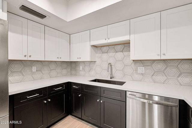 2808 N 61ST Street, Scottsdale, AZ 85257