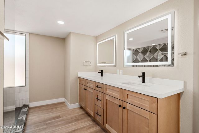 2808 N 61ST Street, Scottsdale, AZ 85257