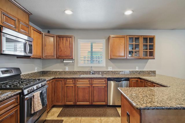 1529 Mitchell Ave, Escalon, CA 95320