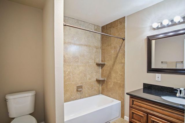 1529 Mitchell Ave, Escalon, CA 95320