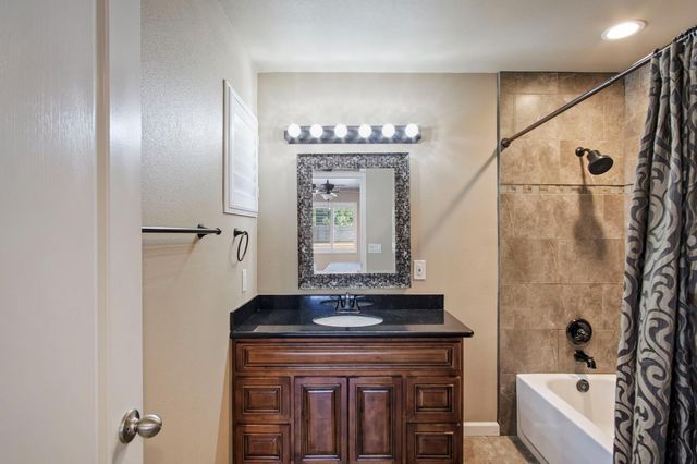 1529 Mitchell Ave, Escalon, CA 95320