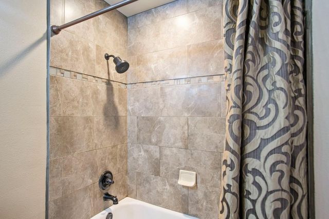 1529 Mitchell Ave, Escalon, CA 95320