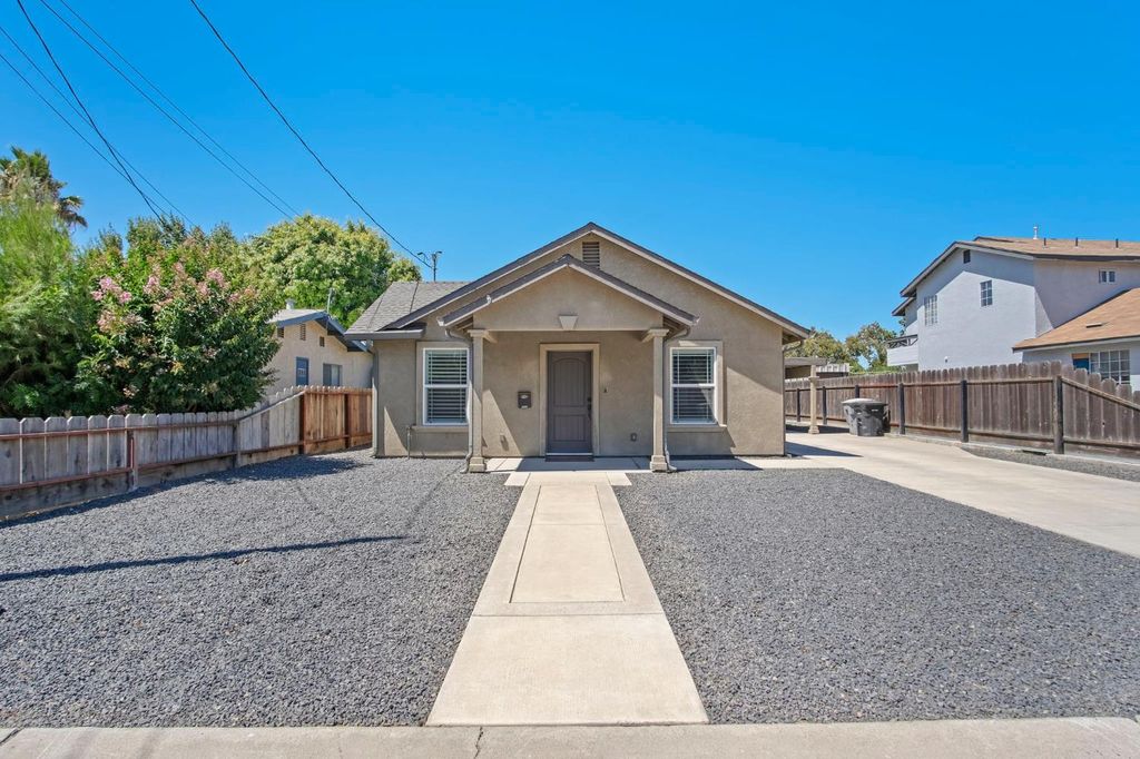 1529 Mitchell Ave, Escalon, CA 95320