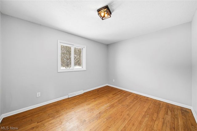 943 N Lake Street, Madison, OH 44057