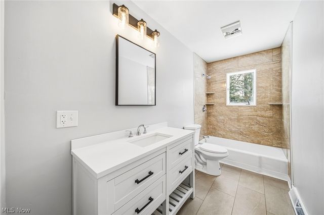 943 N Lake Street, Madison, OH 44057